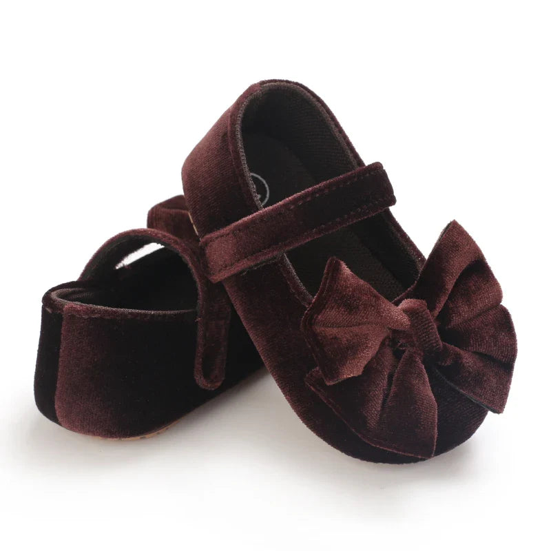 Multiple pairs of baby girl bow flat shoes in various colors, anti-slip, soft sole first walkers