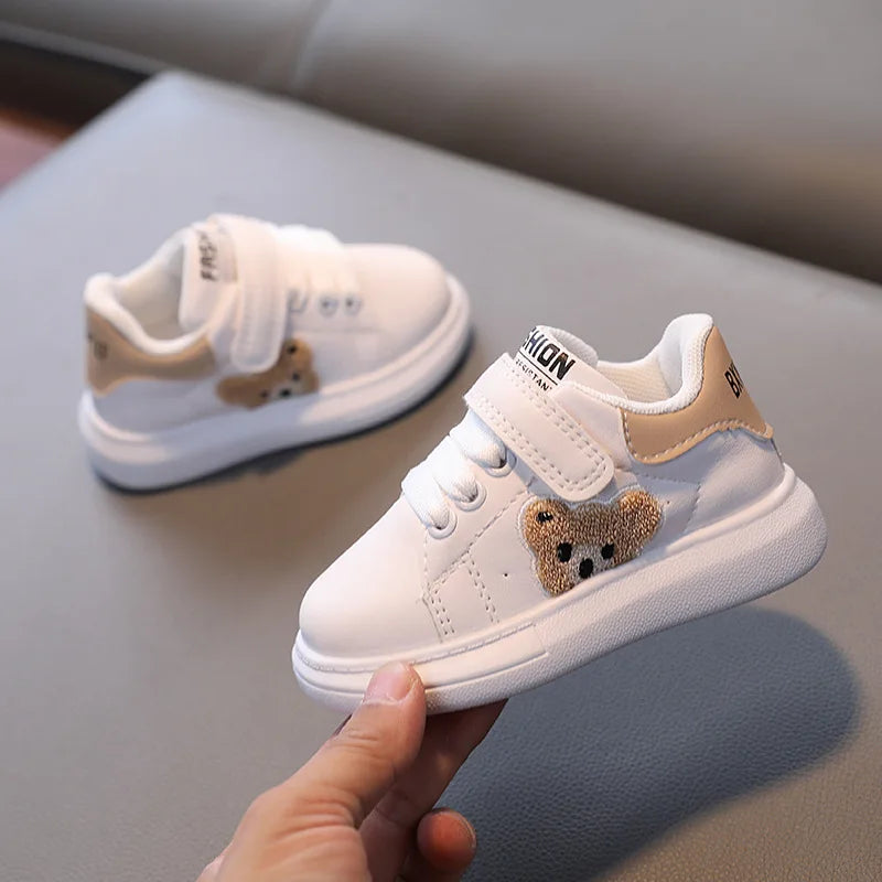 Fashionable bear sneakers for toddlers, made with breathable material, ensuring all-day comfort.