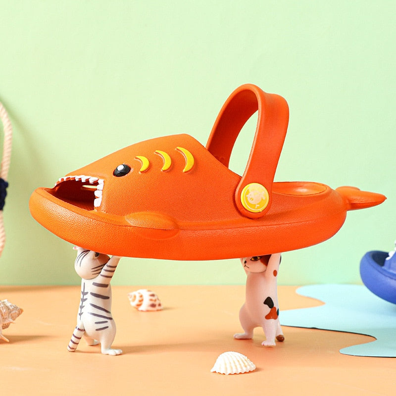 Shark-themed blue slide sandals, non-slip and waterproof EVA, perfect for young boys & girls