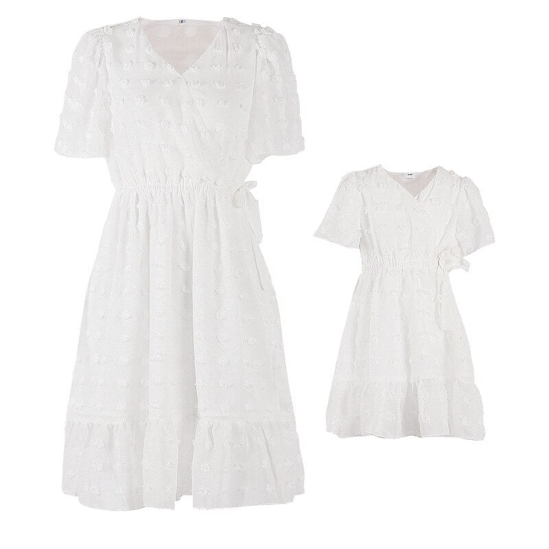 V-neck short sleeve women's and girls' dresses, a cute matching set for summer fun