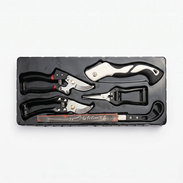 High-quality steel blade garden hand tools in an essential 5-piece kit. Durable for all outdoor plant care.