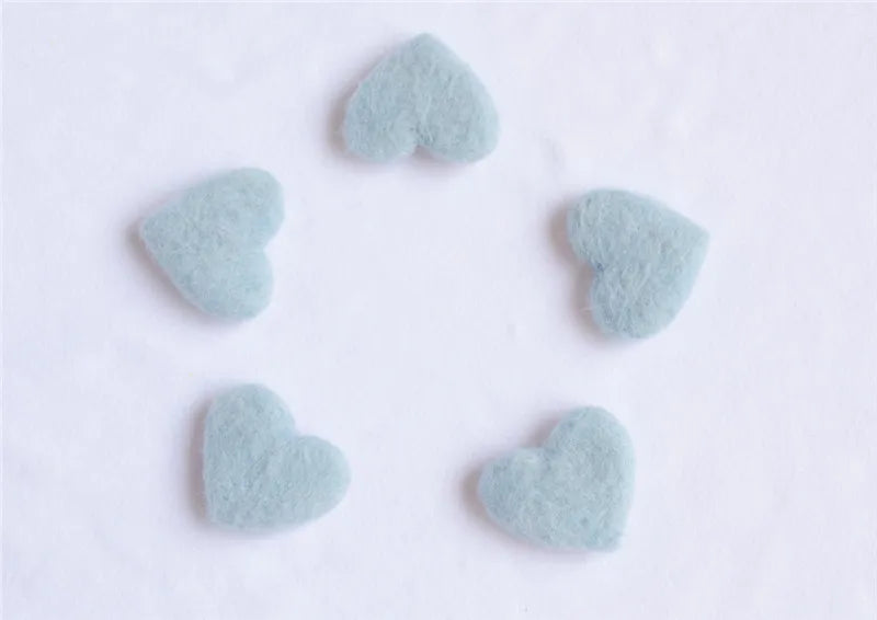 Baby accessories: a versatile 5-piece set of wool love hearts for newborn photography props