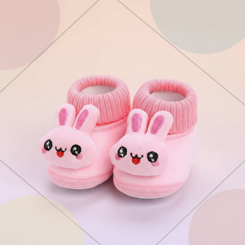 Unisex soft sole animal baby winter slippers, non-slip for growing little ones.