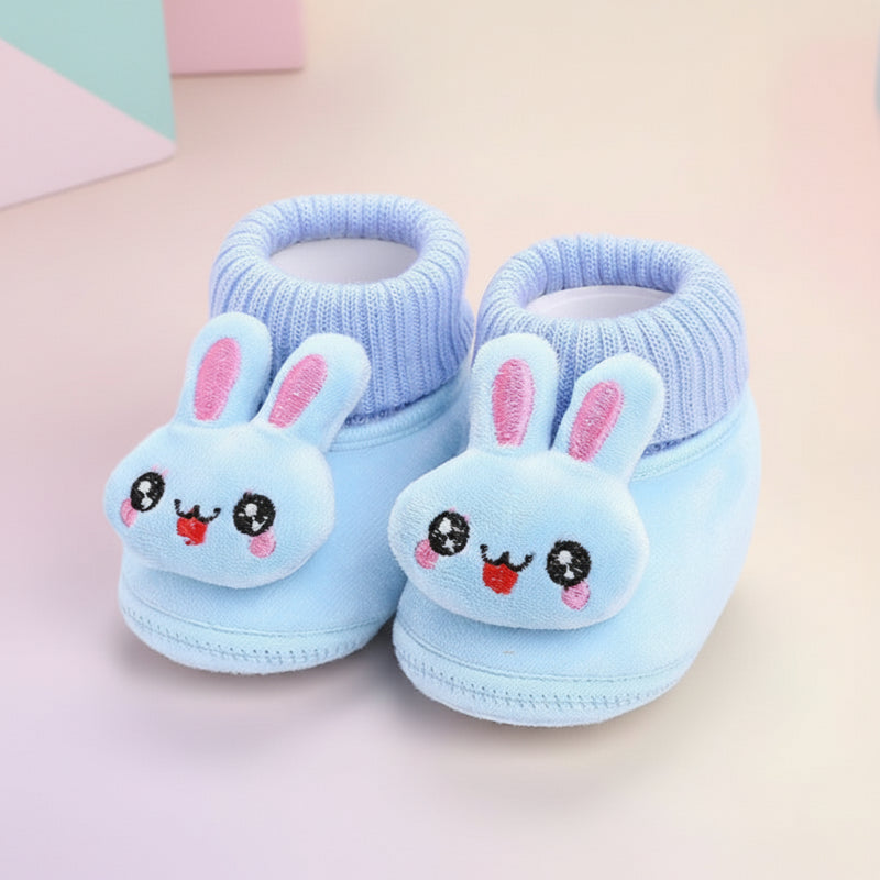 Cute animal design baby winter slippers, non-slip, making first steps safe and warm.