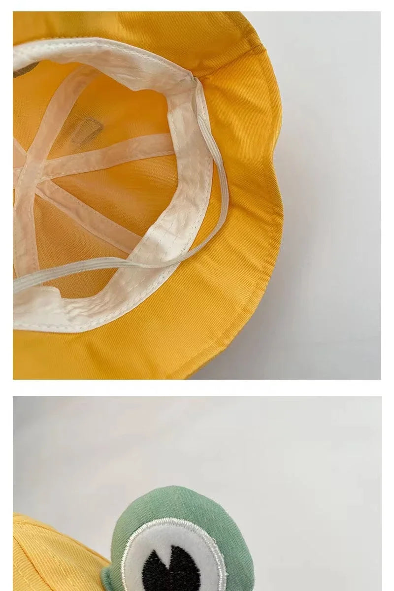 Baby frog bucket hat, a perfect accessory for beach outings and effective sun protection for infants.