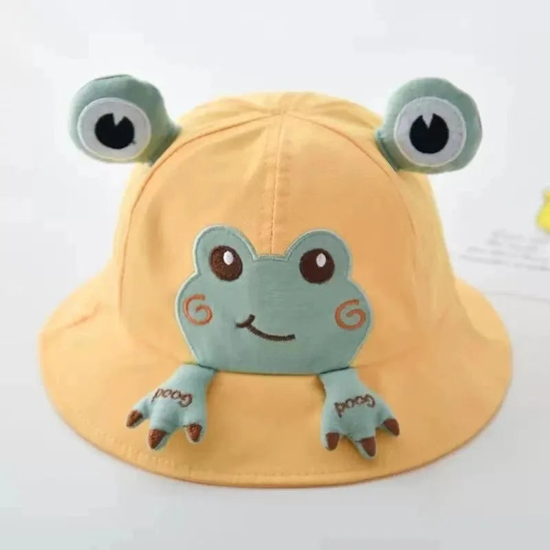 Baby frog bucket hat made from breathable cotton, ideal for comfortable sun protection in spring/summer.