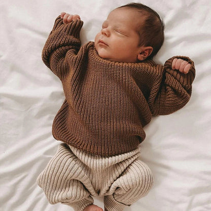 Warm baby clothes: A unisex knitted loose sweater, ideal for layering during autumn winter.