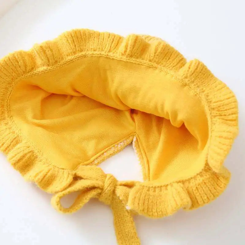 Unisex baby rabbit winter hat, perfect for stylish toddlers, keeping them warm in winter.