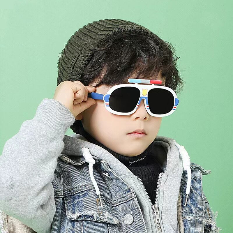 Girls' purple cat cartoon sunglasses, a fashionable accessory providing excellent UV protection.