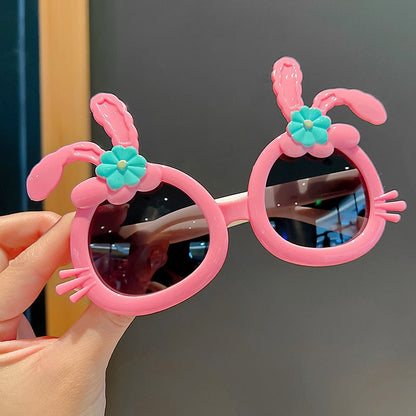 Stylish girls' cat cartoon sunglasses in a lovely purple, offering maximum UV eye protection.