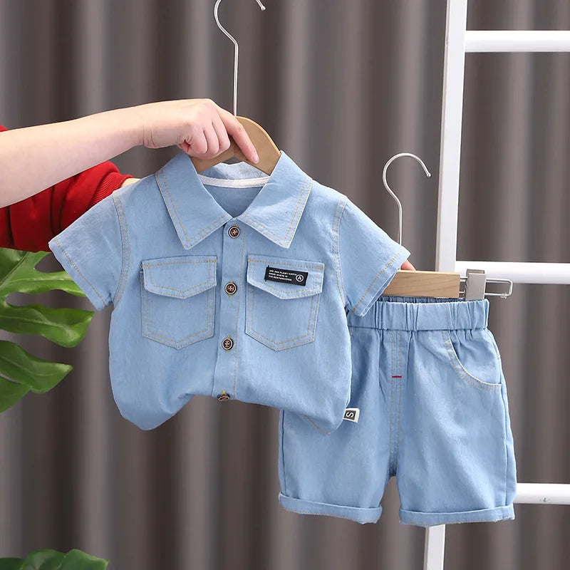 Cute baby clothing: a two-piece denim set for kids, ideal for warm weather and everyday wear.