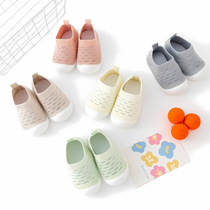 Adorable knit first walking shoes for toddlers with barefoot feel.