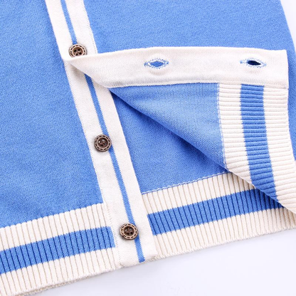 Cute bear-themed knitted cardigan, toddler & kids clothing, perfect for everyday autumn wear.