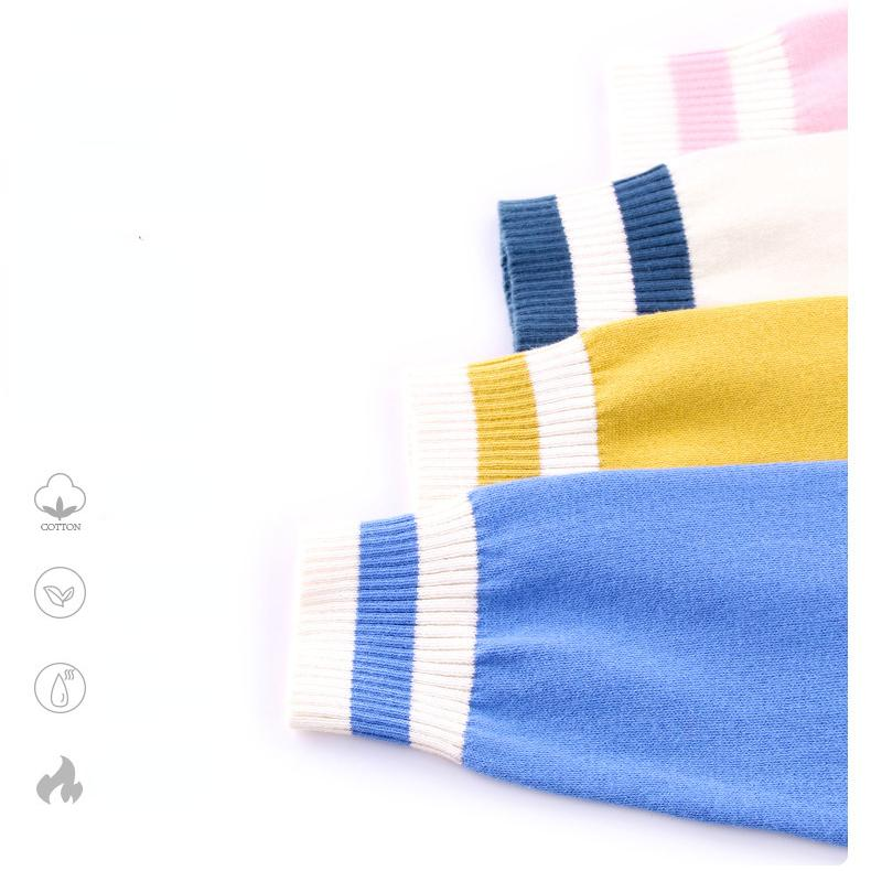 Fashionable knitted bear cardigan for young boys and girls, a must-have for fall wardrobes.