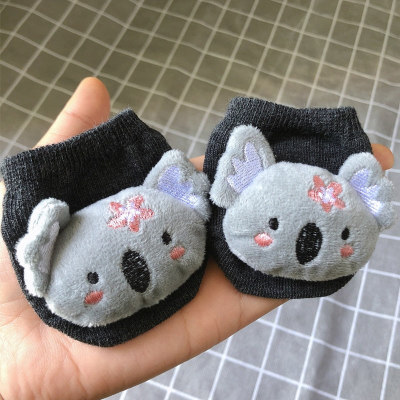 Newborn animal socks in soft cotton, anti-slip footwear for infants, featuring a sheep design