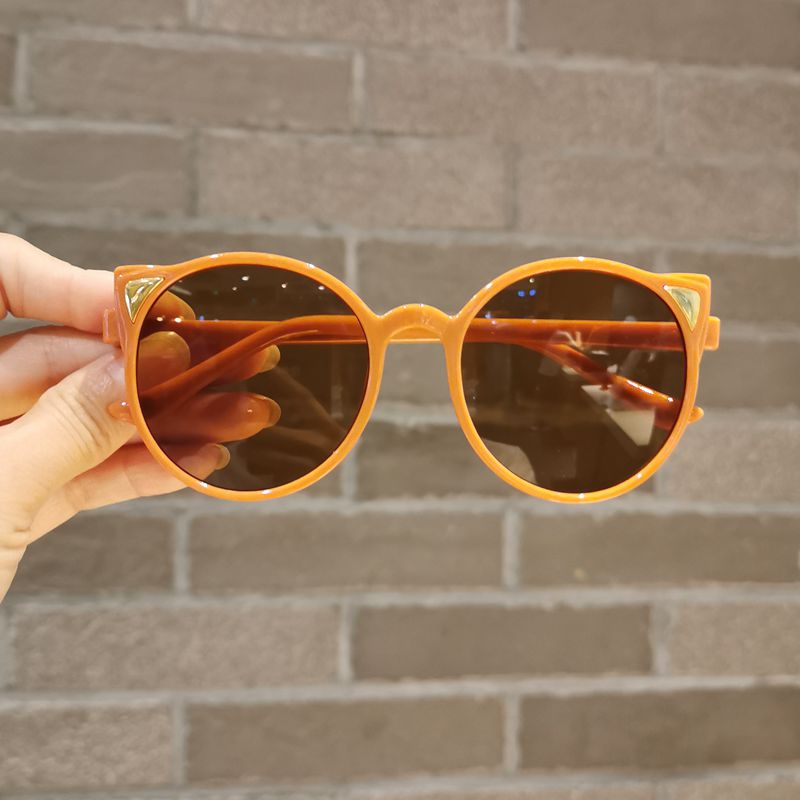 Girls' stylish cartoon cat eye sunglasses, offering full UV protection for outdoor play, kids fashion