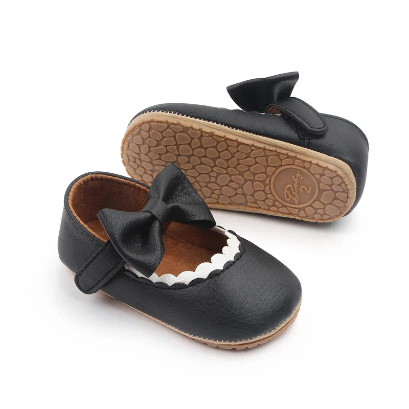 Infant bowknot prewalker shoes, anti-slip sole, great for early movement.