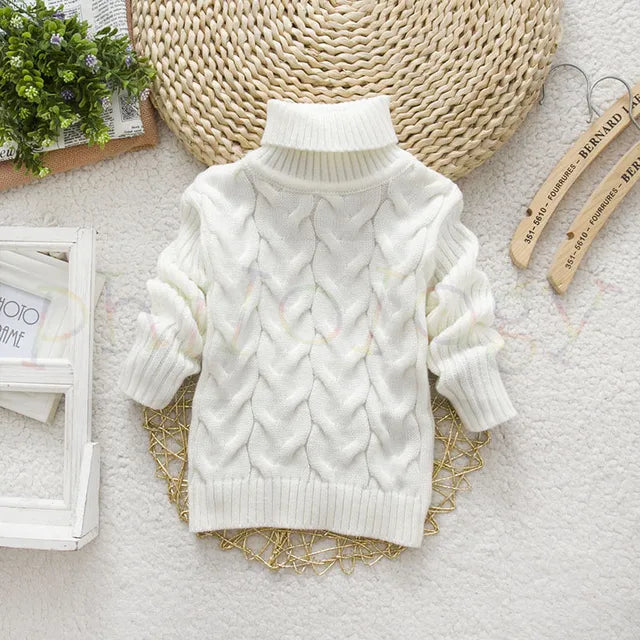 Comfortable bear-themed knitwear turtleneck sweater for toddlers, a winter fashion essential.