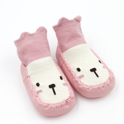 Unisex gray elephant anti-slip infant socks, soft cotton with protective rubber soles