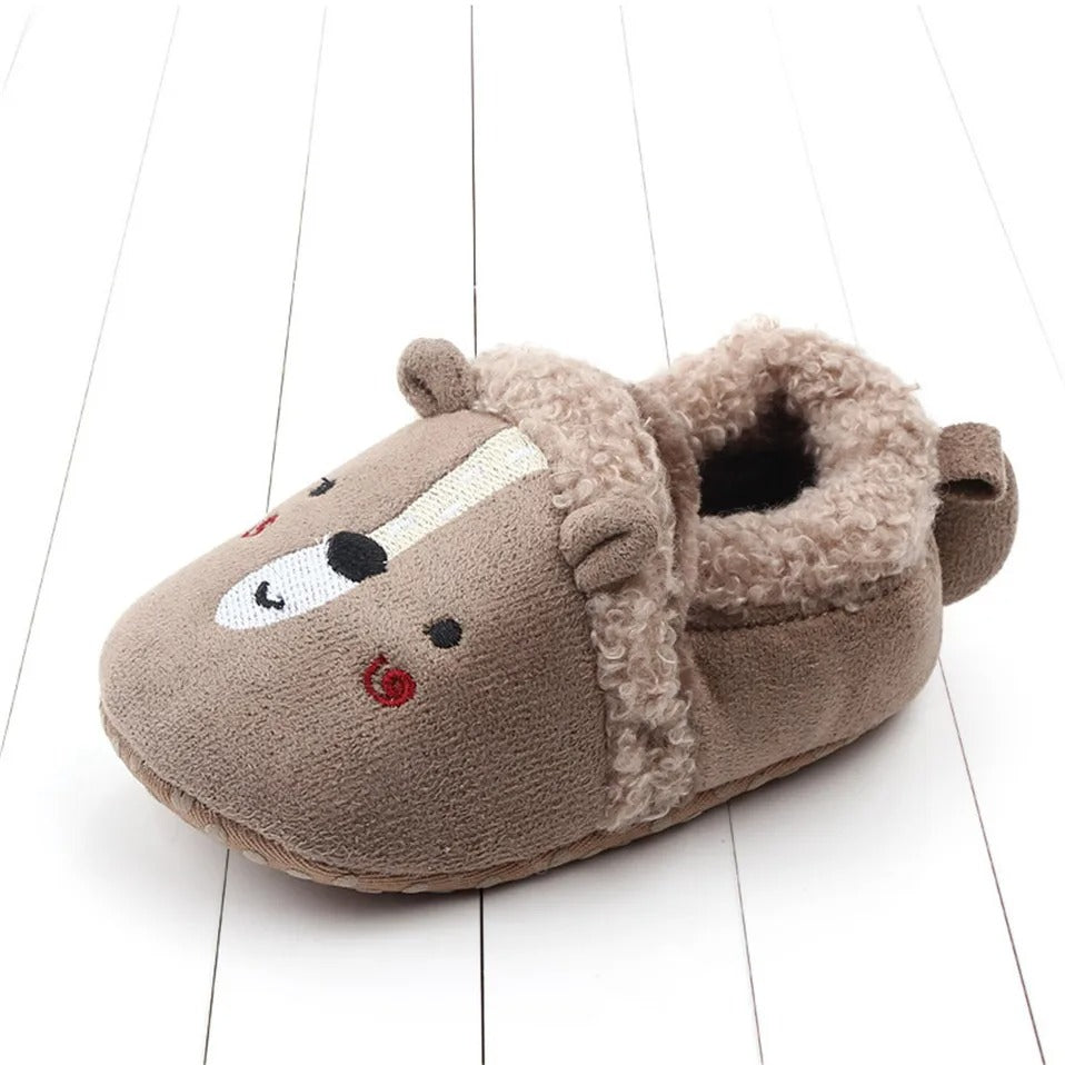 Sweet baby animal non-slip slippers, made from breathable cotton material.