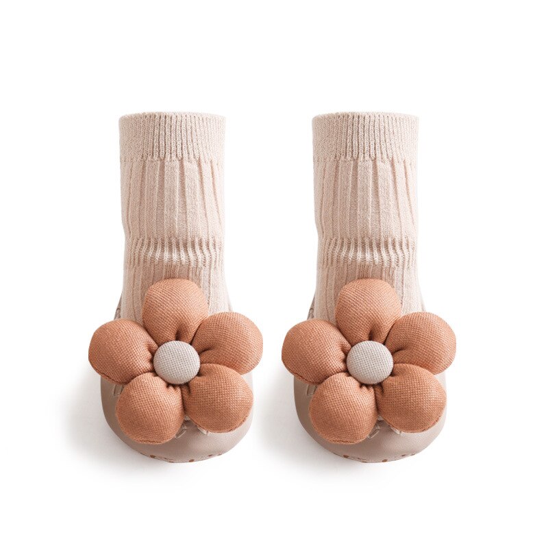 Toddler footwear: high-neck cotton baby shoes with textured anti-slip grip, ideal for new walkers.
