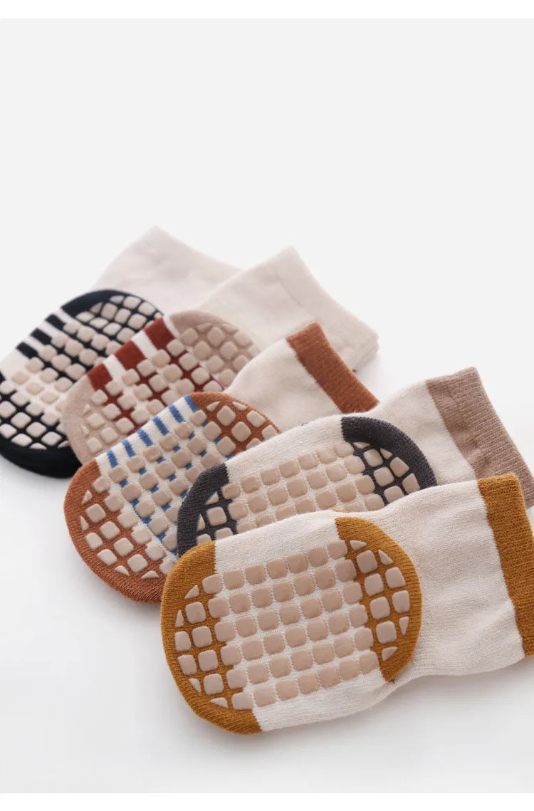 Toddler anti-slip socks, five-pack, soft cotton with whimsical animal prints, for safe movement