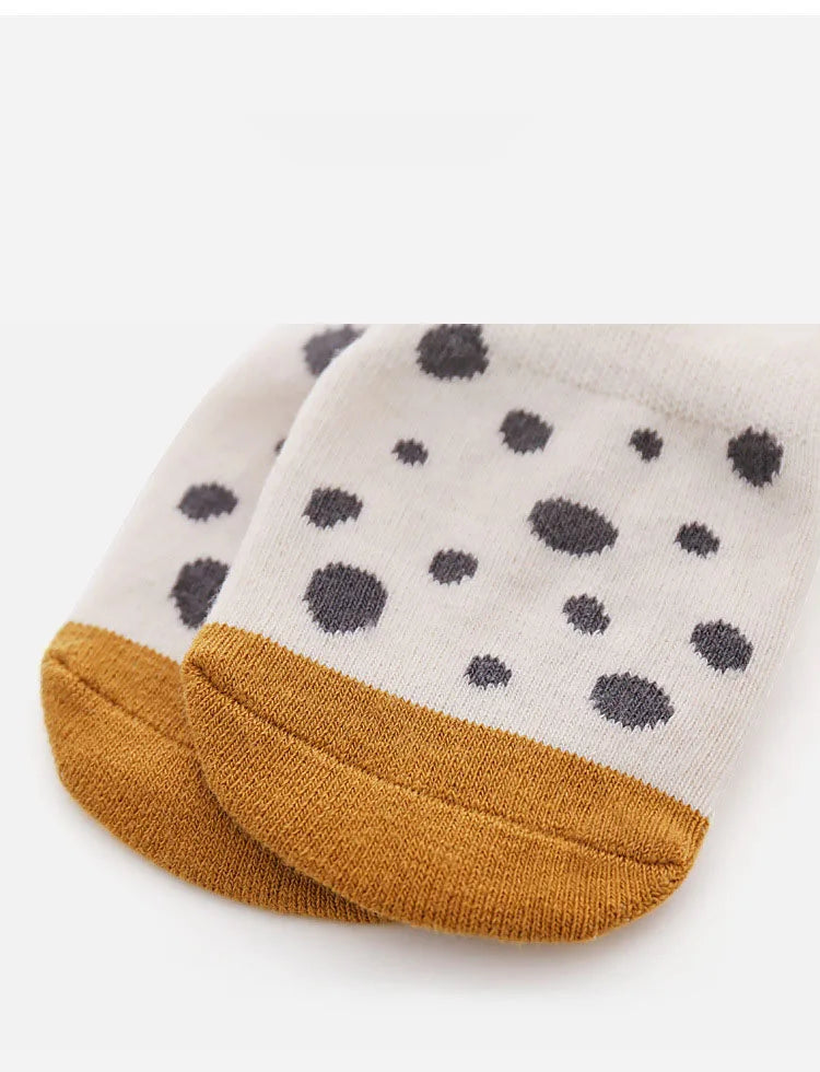 Baby accessories: five pairs of anti-slip socks with charming cartoon animal designs