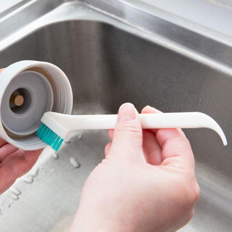 Ergonomic baby bottle and nipple cleaning brush set, making bottle washing easy for parents.