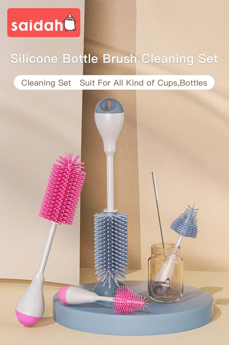 Close-up of 360° rotating silicone bottle brush head for effective cleaning