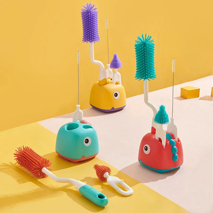 Three-piece baby bottle brush set, silicone, for thorough cleaning of baby feeding essentials.