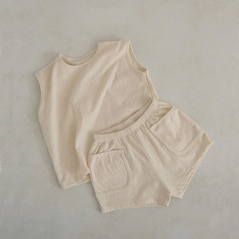 Complete baby boy's summer cotton sleeveless top and shorts set for infant apparel