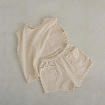 Complete baby boy's summer cotton sleeveless top and shorts set for infant apparel