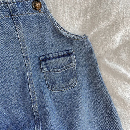 Infant apparel: cozy baby boy suspender trousers, ideal for everyday outfits