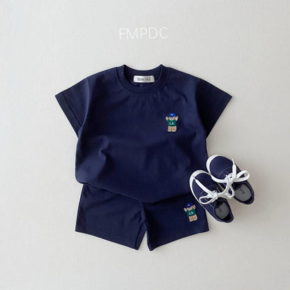 Korean style baby boy's casual playset: bear embroidered top and plain shorts for active toddlers