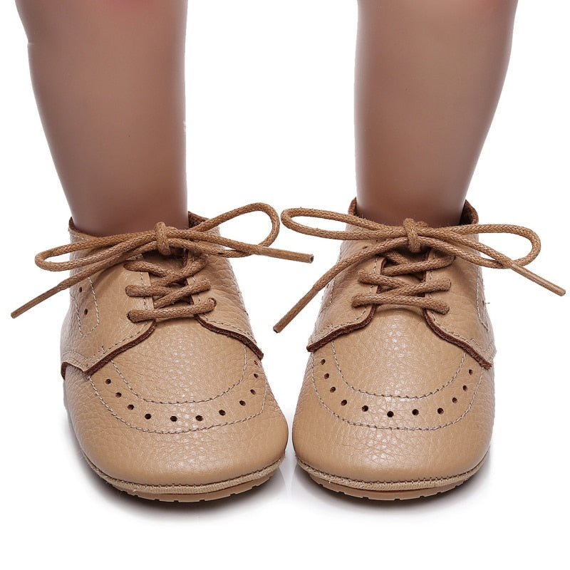Baby boy soft sole leather first walker shoes, comfortable & anti-slip infant footwear in classic brown