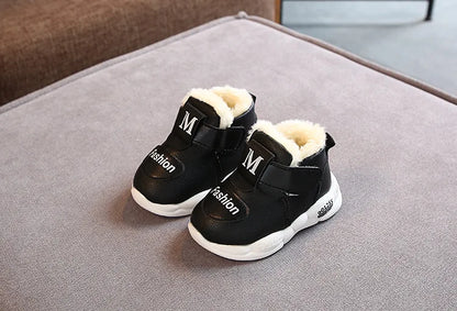 Winter warm baby shoes, hook and loop closure, soft sole first walkers for infants