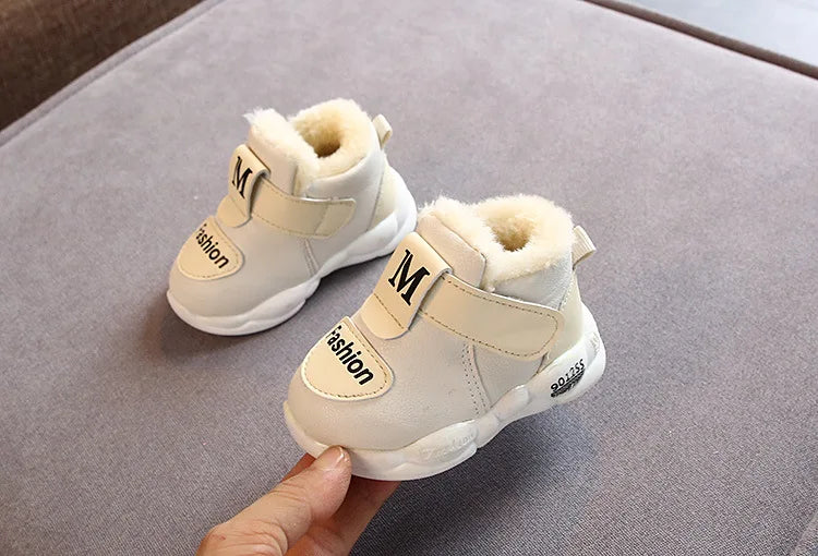 Baby girl soft sole winter boots, non-slip design, fashionable first walker sneakers