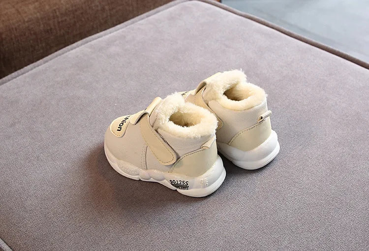 Warm first walker baby shoes, unisex design, perfect for cold weather protection