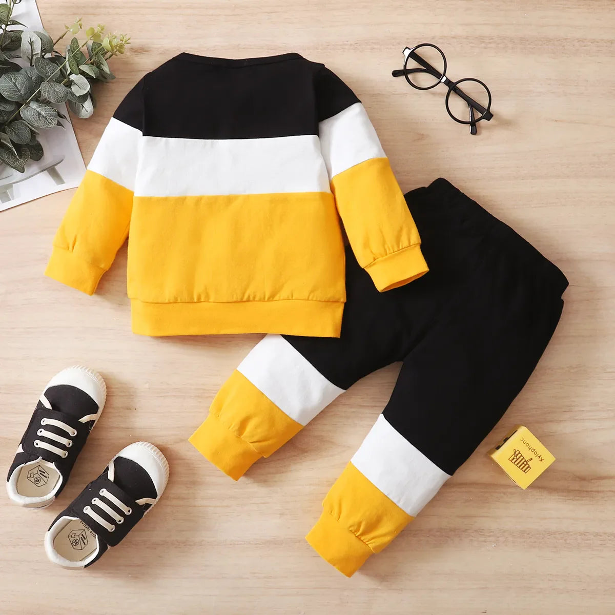 Kids fashion: baby boy's sport casual set with crew neck print top and elastic waist pants