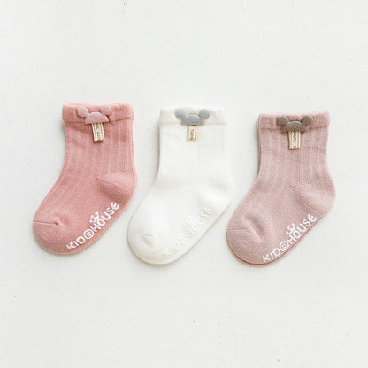 Warm baby socks, non-slip winter ankle style with adorable cartoon bear
