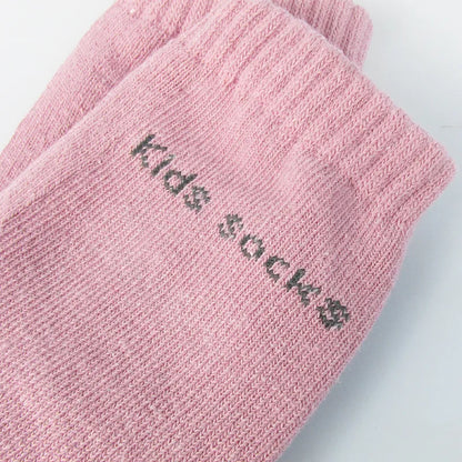 Baby crawling gear: soft cotton knee pads and elbow cushions, ensuring optimal safety.