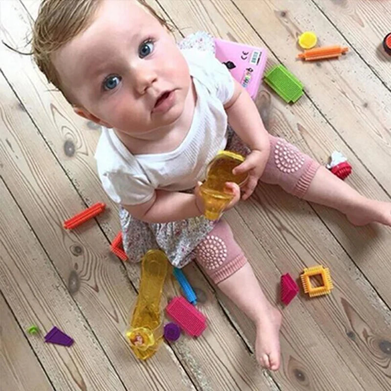 Pair of baby elbow cushion protectors, ideal for crawling toddlers, pastel yellow.