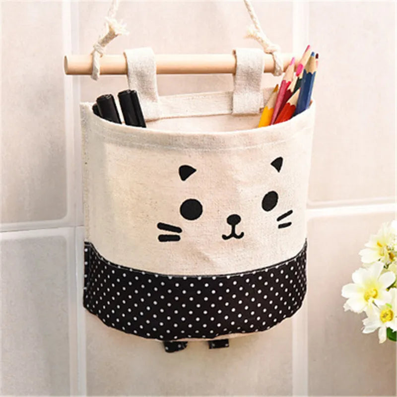 Multi-pocket crib hanging storage bag, great for organizing baby accessories and keeping room tidy