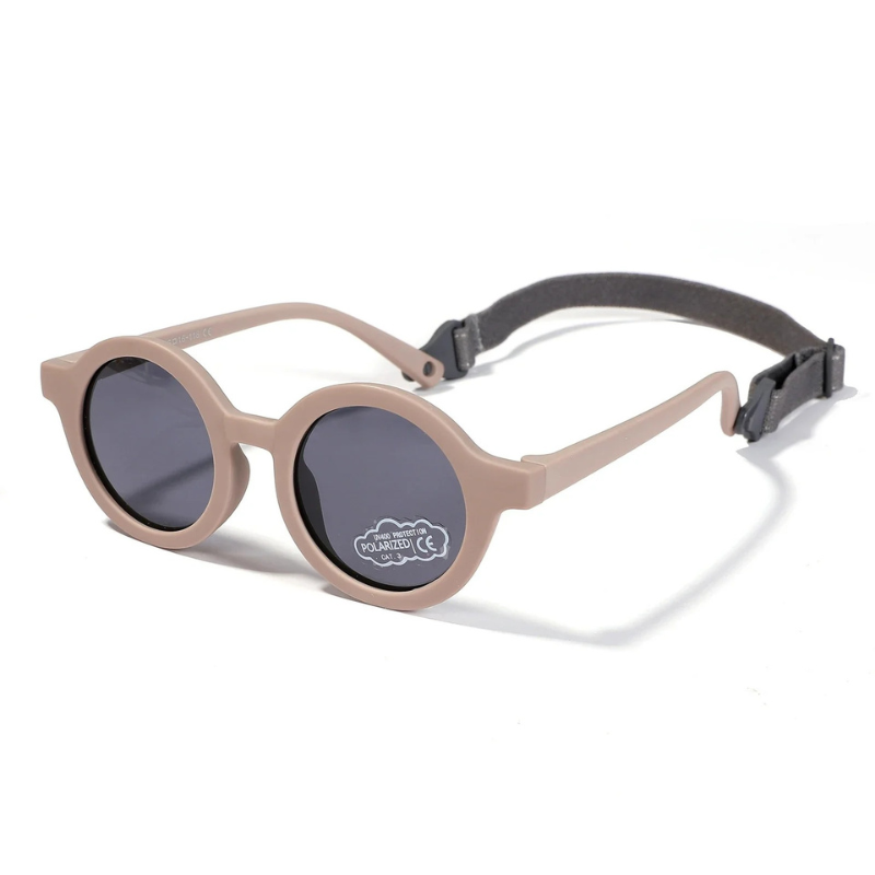 Flexible silicone polarized sunglasses for babies, offering optimal outdoor sun protection.