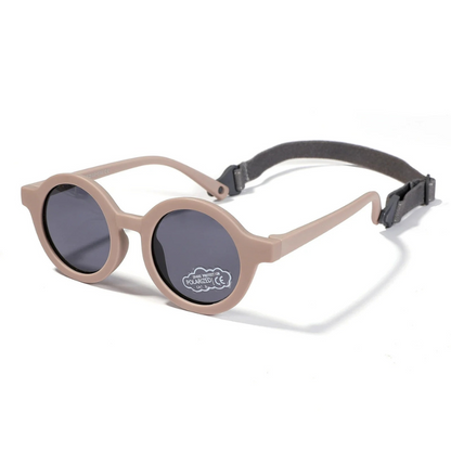 Flexible silicone polarized sunglasses for babies, offering optimal outdoor sun protection.