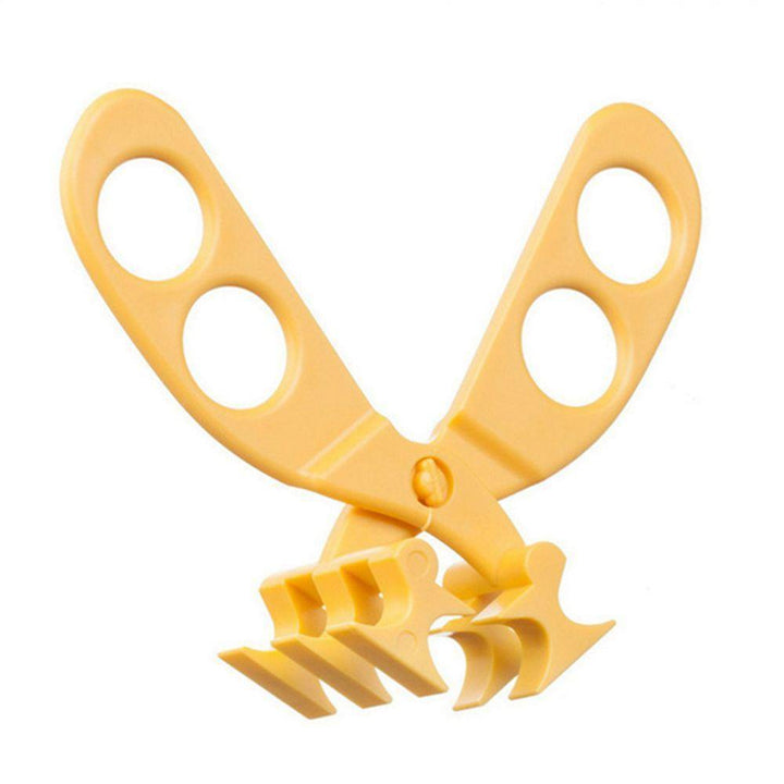Compact baby food chopper, essential nursing tool for new parents on the go