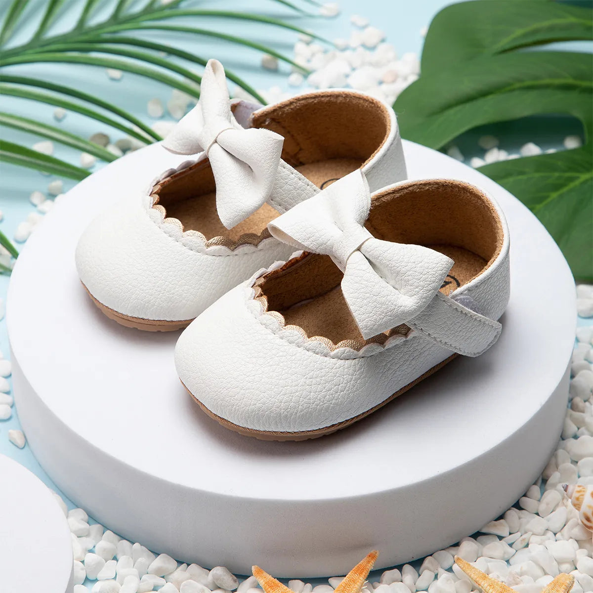 Comfortable baby girl walking shoes, anti-slip soft sole, pink with a charming bow