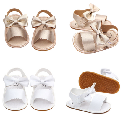 Toddler footwear: White baby girl first walker sandals with cute bowknot and soft sole