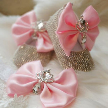 Infant girl soft sole shoes with bowknot and delicate beading, anti-slip design for early steps