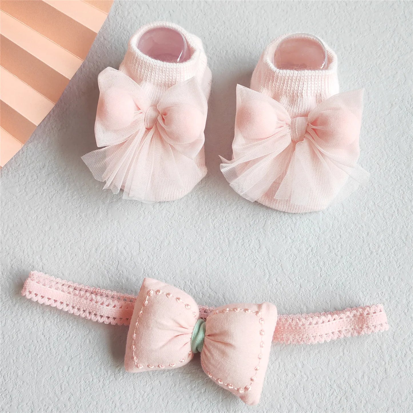 Adorable baby girl accessories: lacy hair bow and comfy cotton socks for 0-12 months